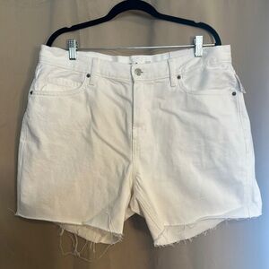 Old navy white slouchy straight jean shorts